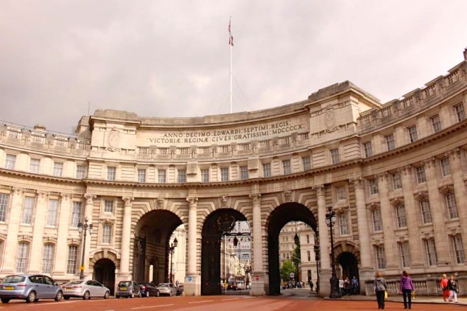 563087_10153276293325220_552086658_n